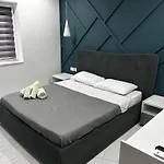 Seaside Serenity Maisonette - Private Pool Апартаменты