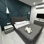 Seaside Serenity Maisonette - Private Pool * St. Paul's Bay