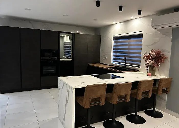 Apartamento Seaside Serenity Maisonette - Private Pool *